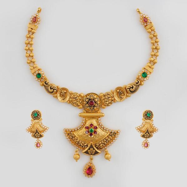 Adoreable Gold Necklace Set in Antique Design For Ladies 