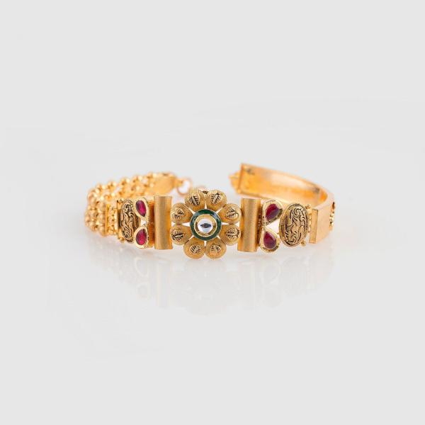 Beautiful Gold Antique Bracelete for Ladies with Flowers Design 