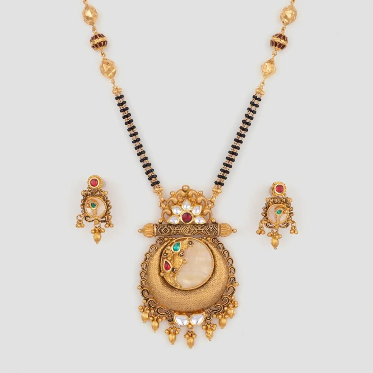 Beautiful Gold Mangalsutra Pendant Set for Ladies with Beautiful Design 