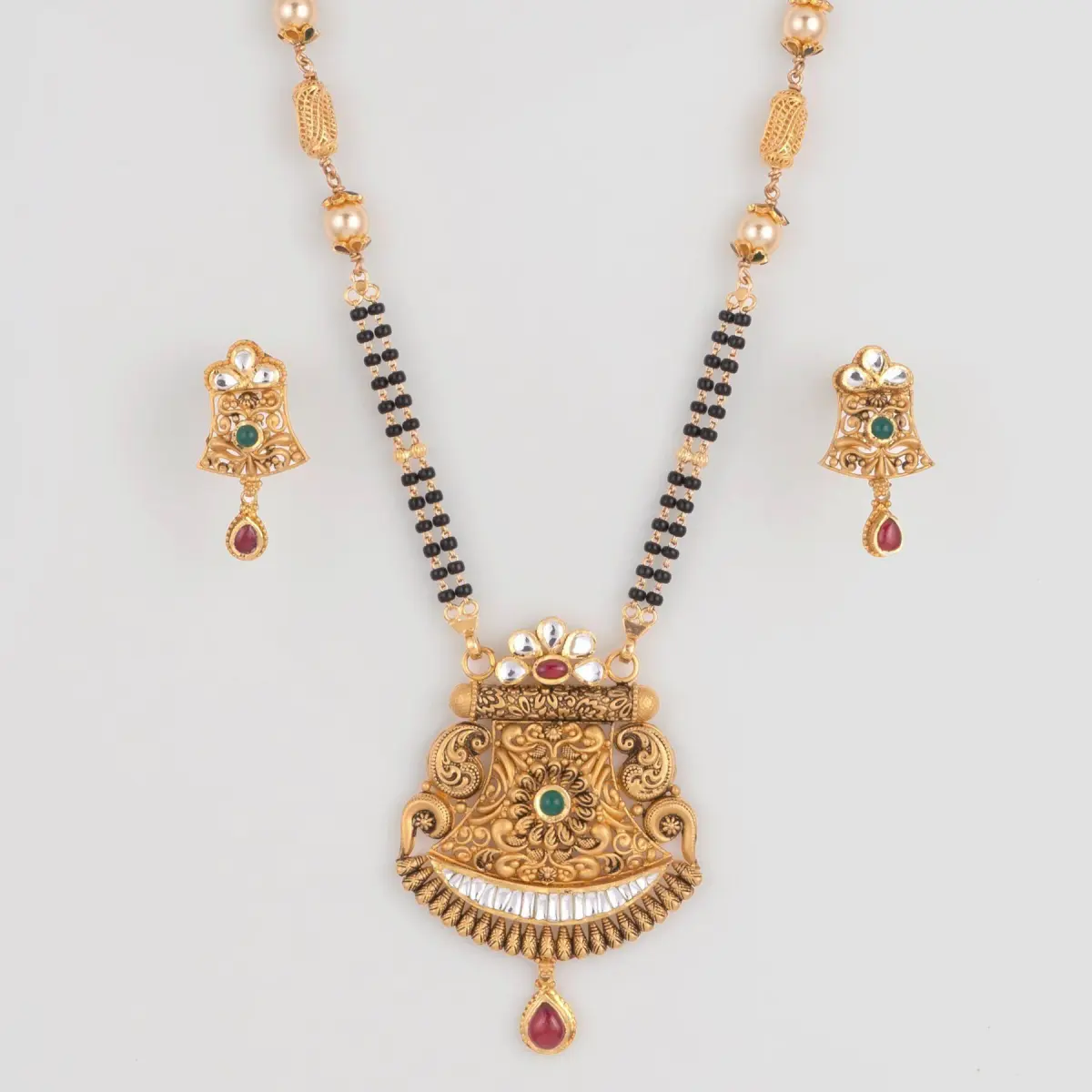 Beautiful Gold Mangalsutra Pendant Set For Ladies with Amazing Design