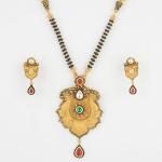 Beautiful Gold Mangalsutra Pendant Set fol Ladies with Elegnat Design 