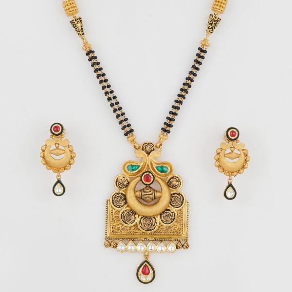 Elegant Gold Mangal Sutra Pendant Set for Ladies with Beautiful Shape & Design 