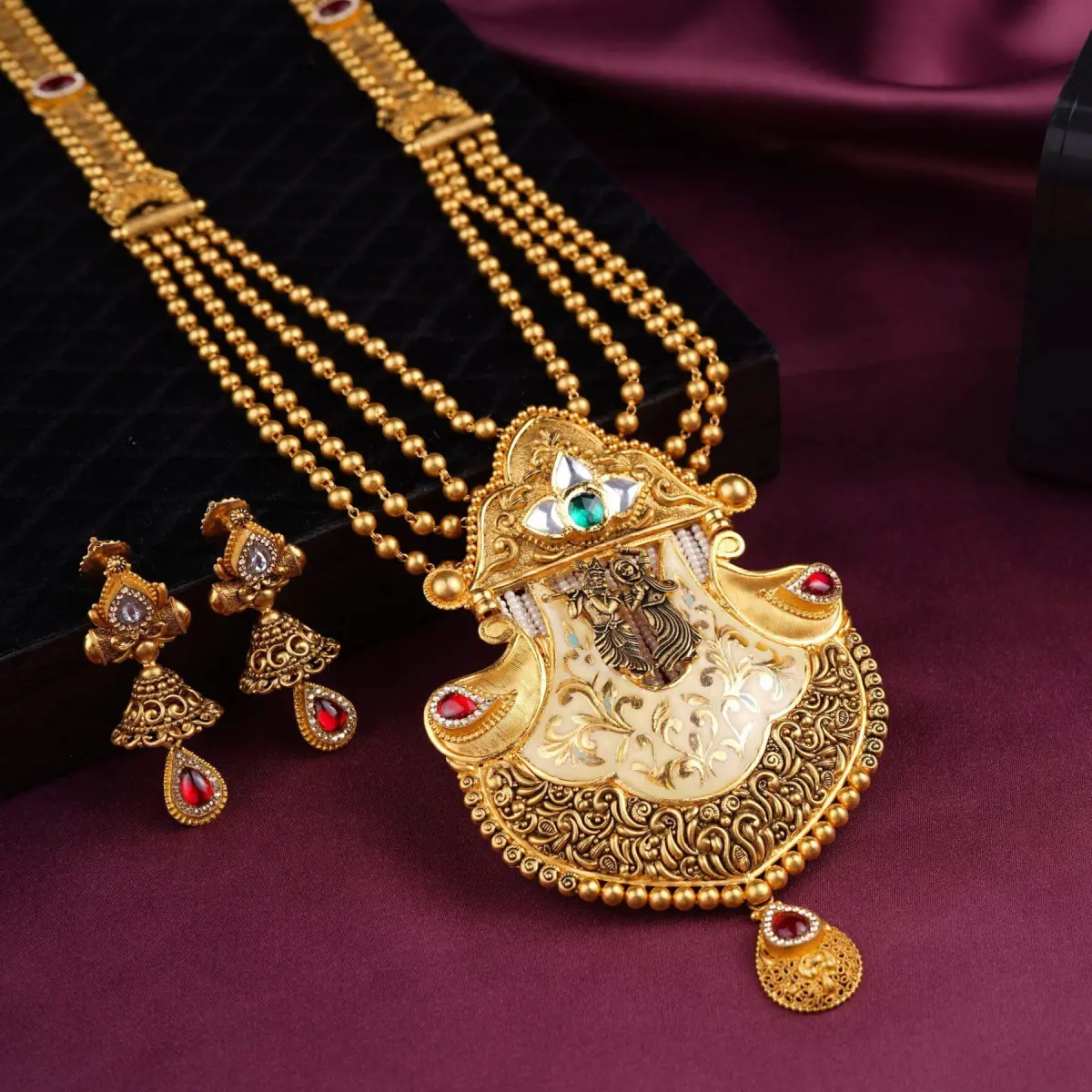 Beautiful Gold Ranihar Set with Kundan work for Ladies in Flowers & Leaf Design 