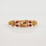 Fancy Gold Antique Bracelete for Ladies with Flowers Design 