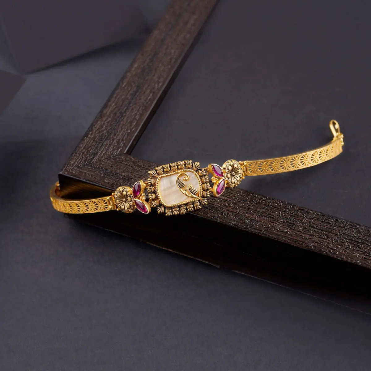 Gold Ladies Bracelet with Adoreable Design & Stones 