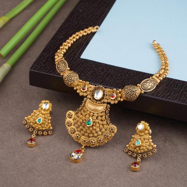 Amazing Gold Necklace Set with Fancy Design for Ladies 