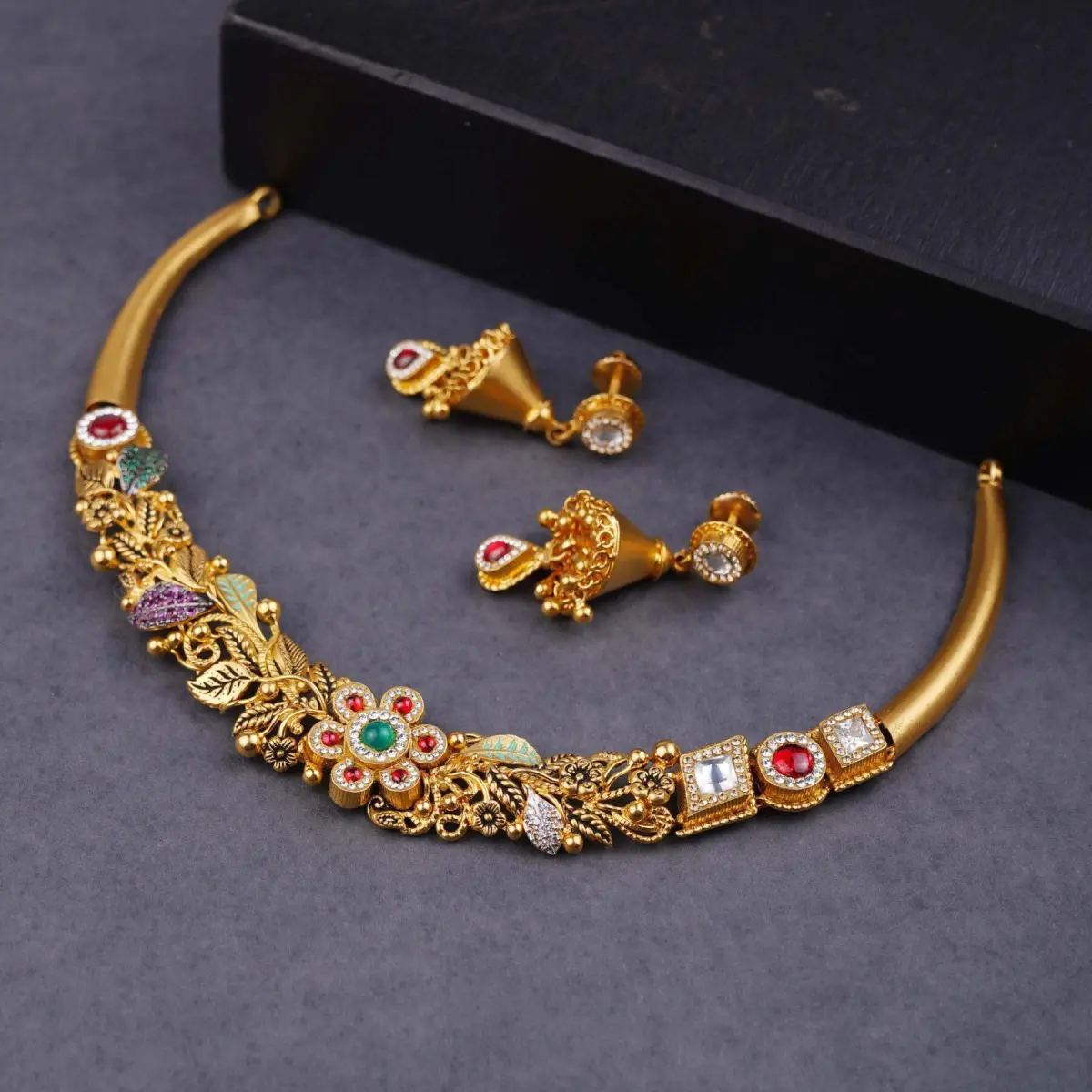 Elegant Gold Antique Hasli Set for Ladies with Meena Work & Amazing Kundan work 