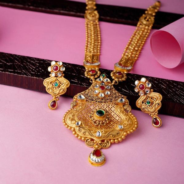 Amazing Gold Ranihar Set for Ladies in Fabulous Design 