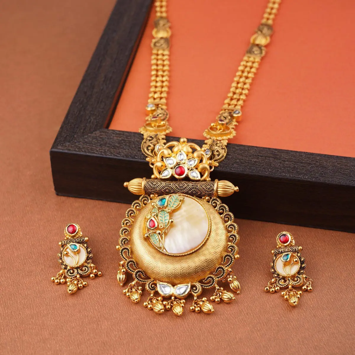 Adoreable Gold Antique Long Ranihar Set for Ladies with Flowers Design 