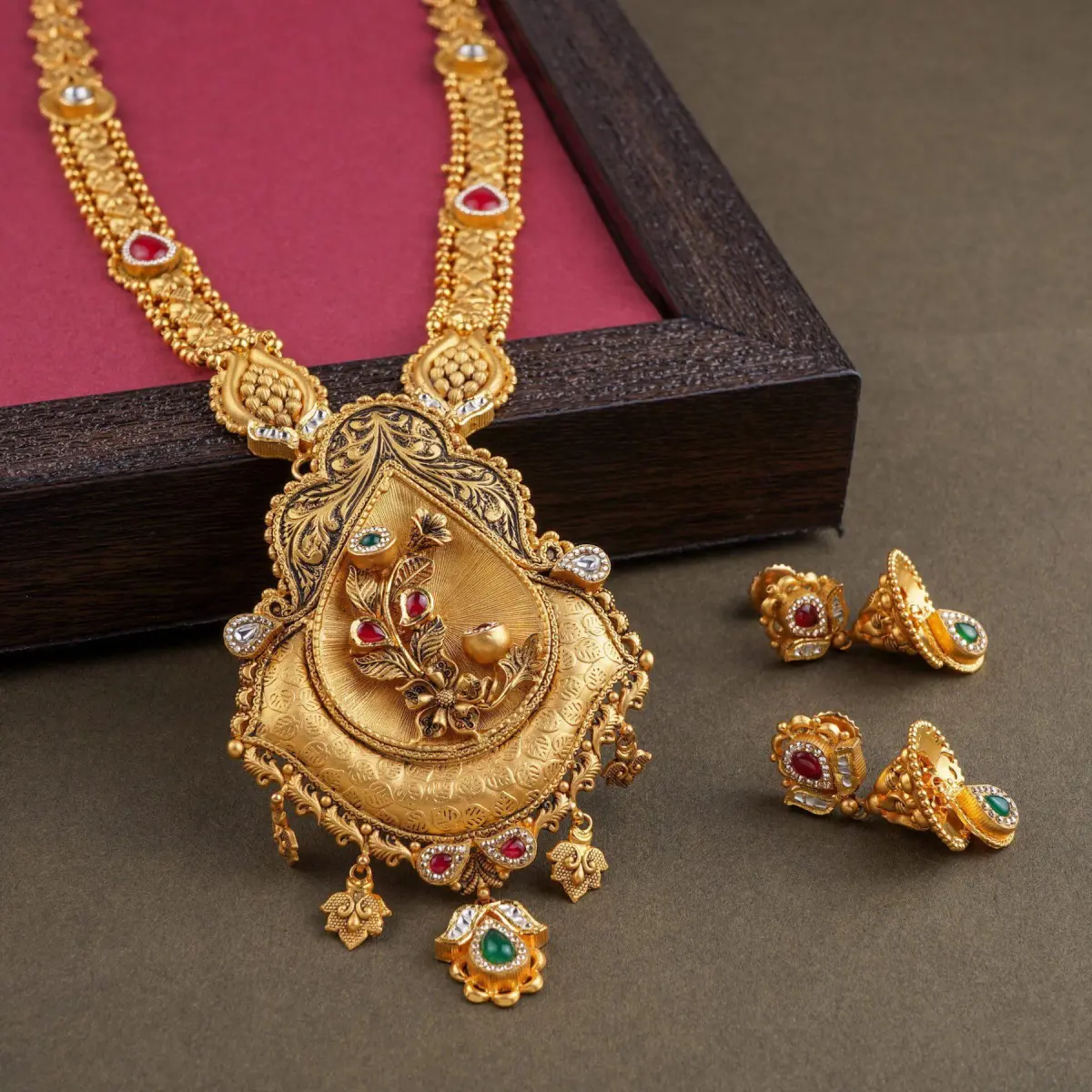 Elegant Gold Antique Ranihar Set Set with Fabulous work & Design in Square Shape