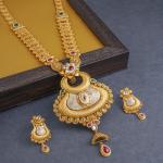 Adoreable Gold Antique Ranihar Set with Fabulous work & Design 