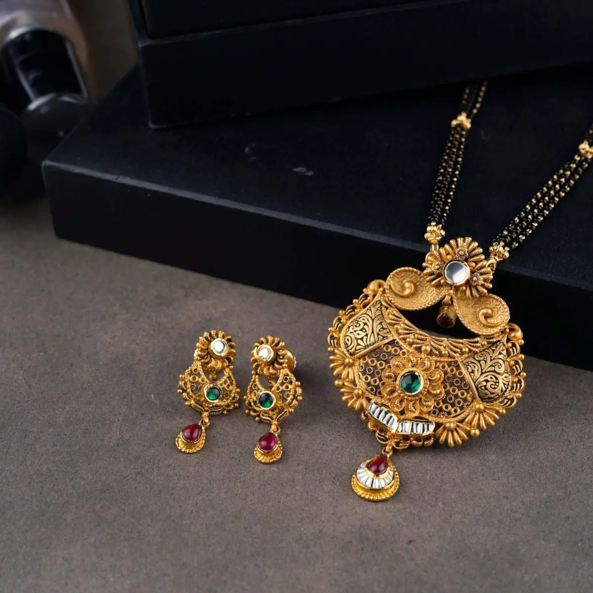 Antique Gold Mangalsutra Pendant Set for Ladies with Beautiful Design 