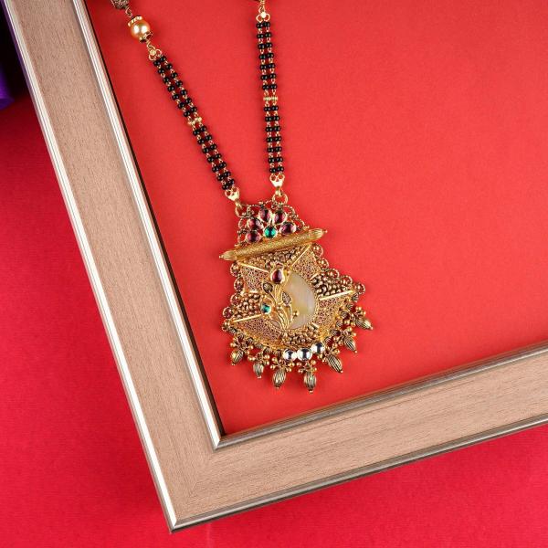 Fabulous Gold Antique Mangal sutra Pendant Set for Ladies with kundan Stones & Beautiful Design 