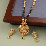 Gold Antique Mangal Sutra pendant Set for Ladies with beautiful Earrings and Kundan Stones 