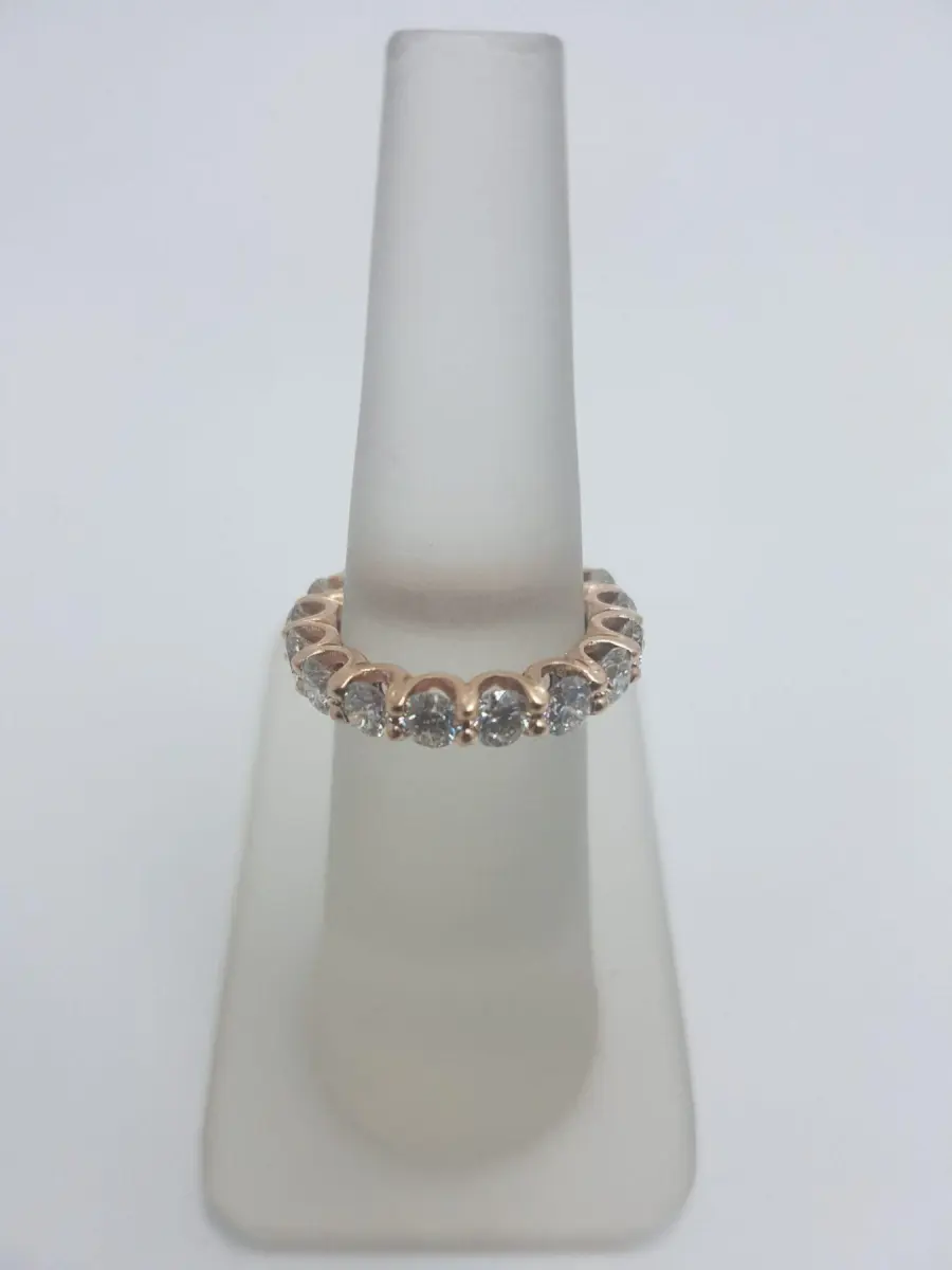 Elegant Single Line Diamond Band in 14k Rose Gold