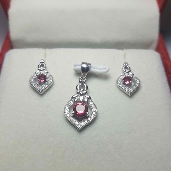 Streling Silver Pendent Set with Beautiful Design and Pink Stone