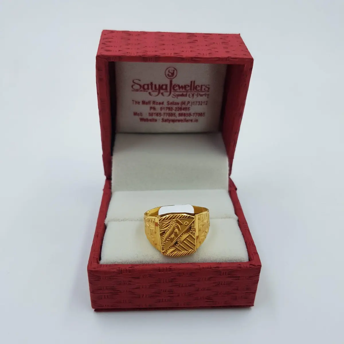 Beautiful Gold Gents Ring in Leaf Design 