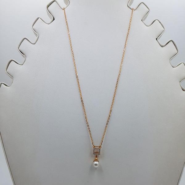 BEAUTIFUL ROSE GOLD CHAIN PENDANT WITH SQAURE AND WHITE PEARL