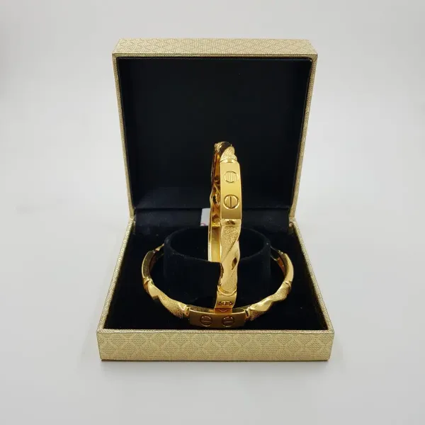 Gold Kara Pair for Ladies with Beautiful Design 