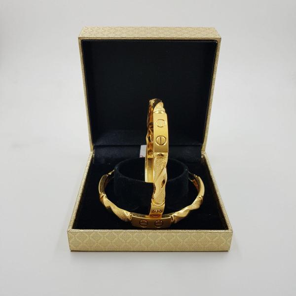 Gold Kara Pair for Ladies with Beautiful Design 