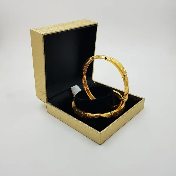Gold Kara Pair for Ladies with Beautiful Design 