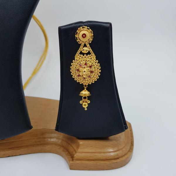 Long Ranihar in Yellow Gold Trendy Design without Stones