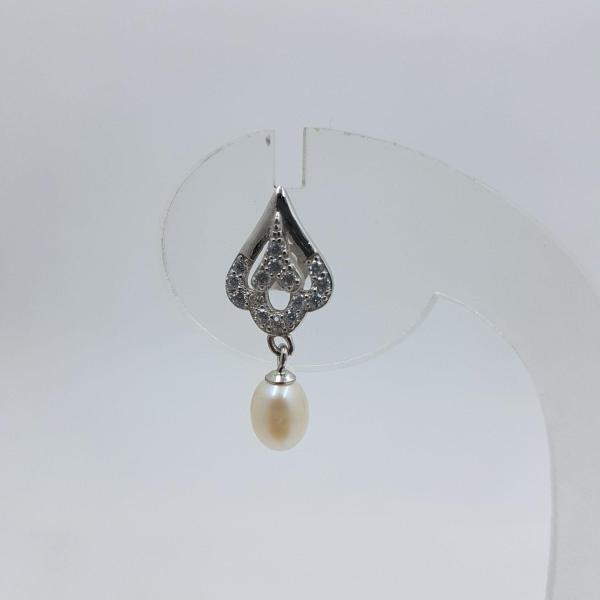 SILVER HANGING STUDS WITH WHITE PEARL 