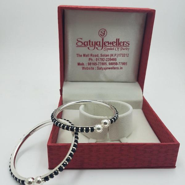 SILVER BLACK BANGLE (PAIR)