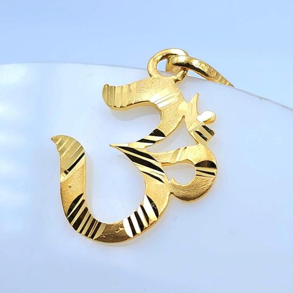 Gold Chain Pendant