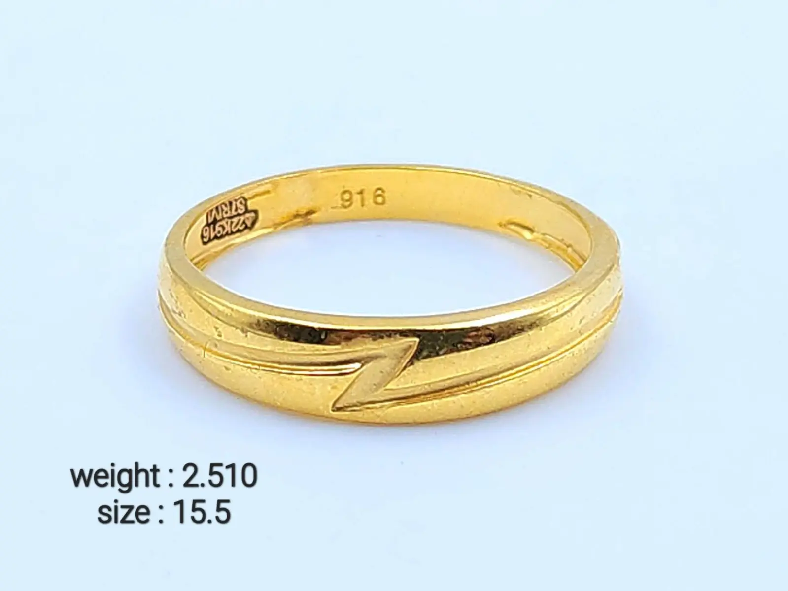 Gold Ladies Ring