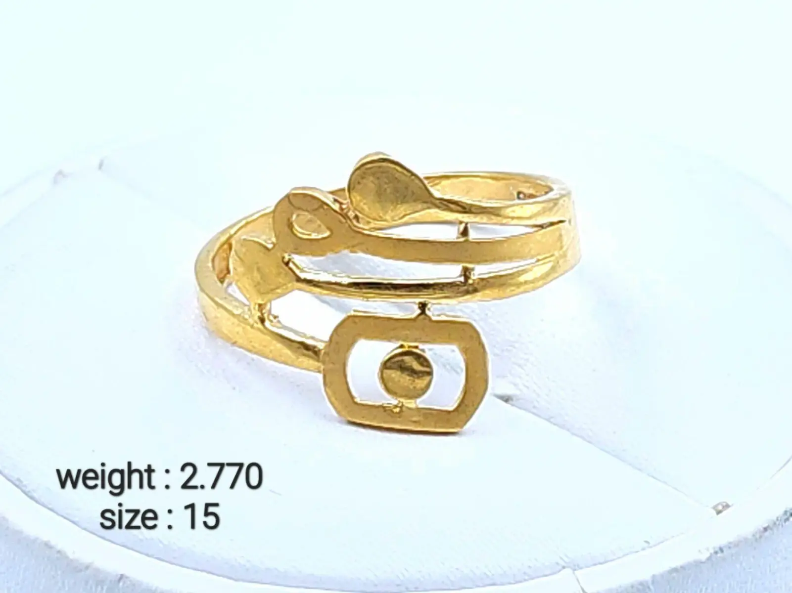 Gold Ladies Ring