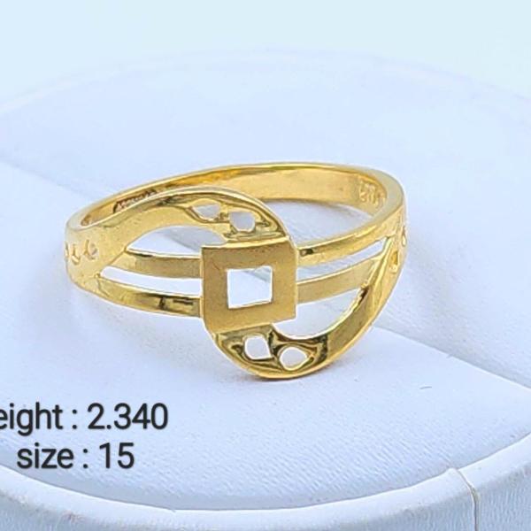 Gold Ladies Ring