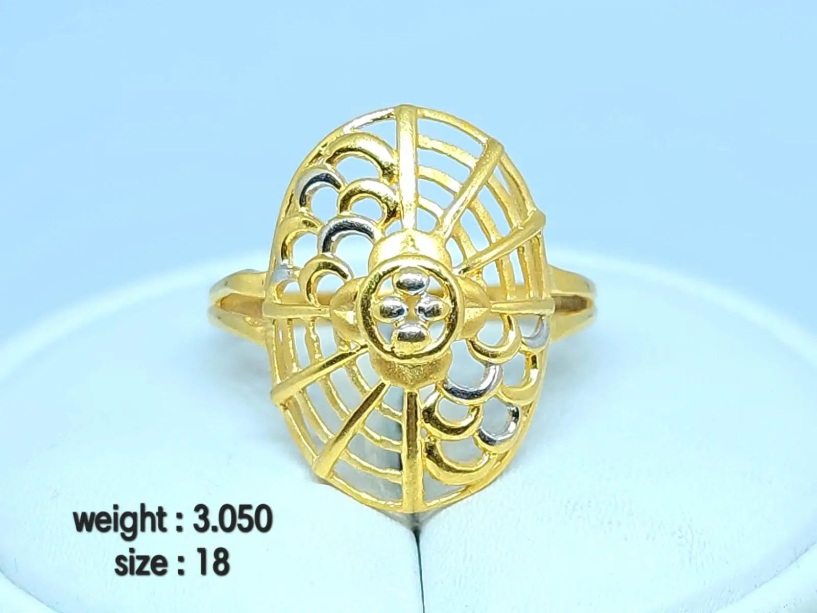 Gold Ladies Ring