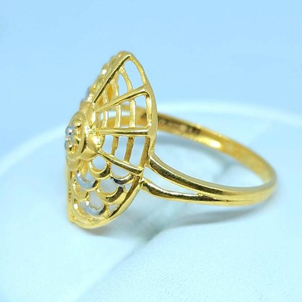 Gold Ladies Ring