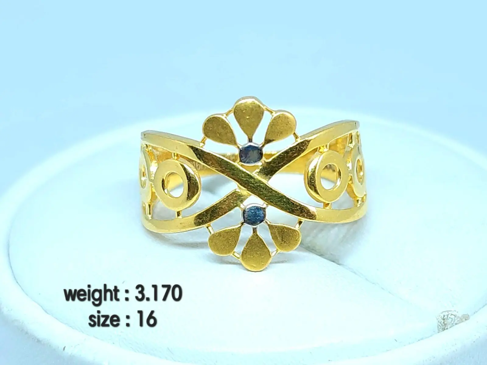 Gold Ladies Ring