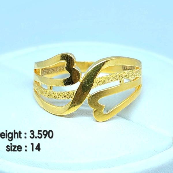 Gold Ladies Ring