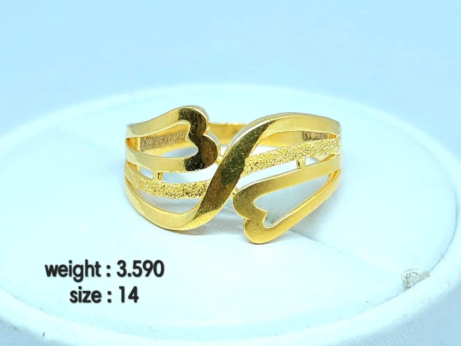 Gold Ladies Ring