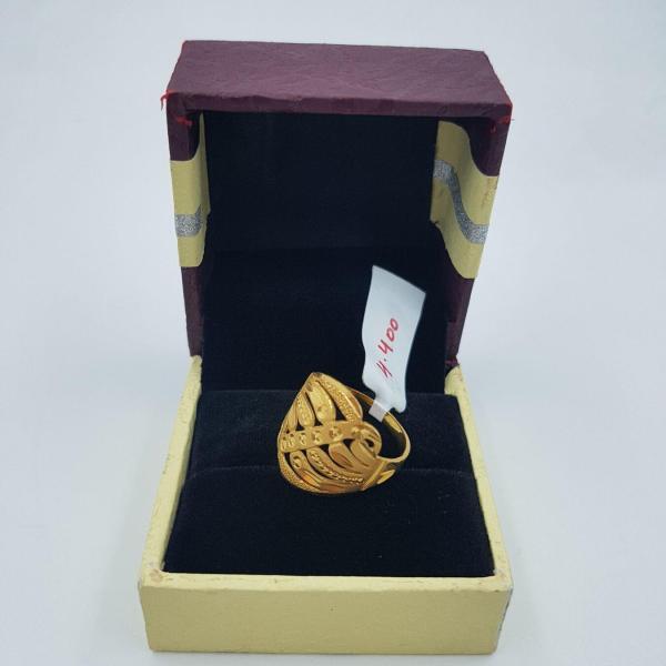 Beautiful Gold Ladies Ring with Plain Design