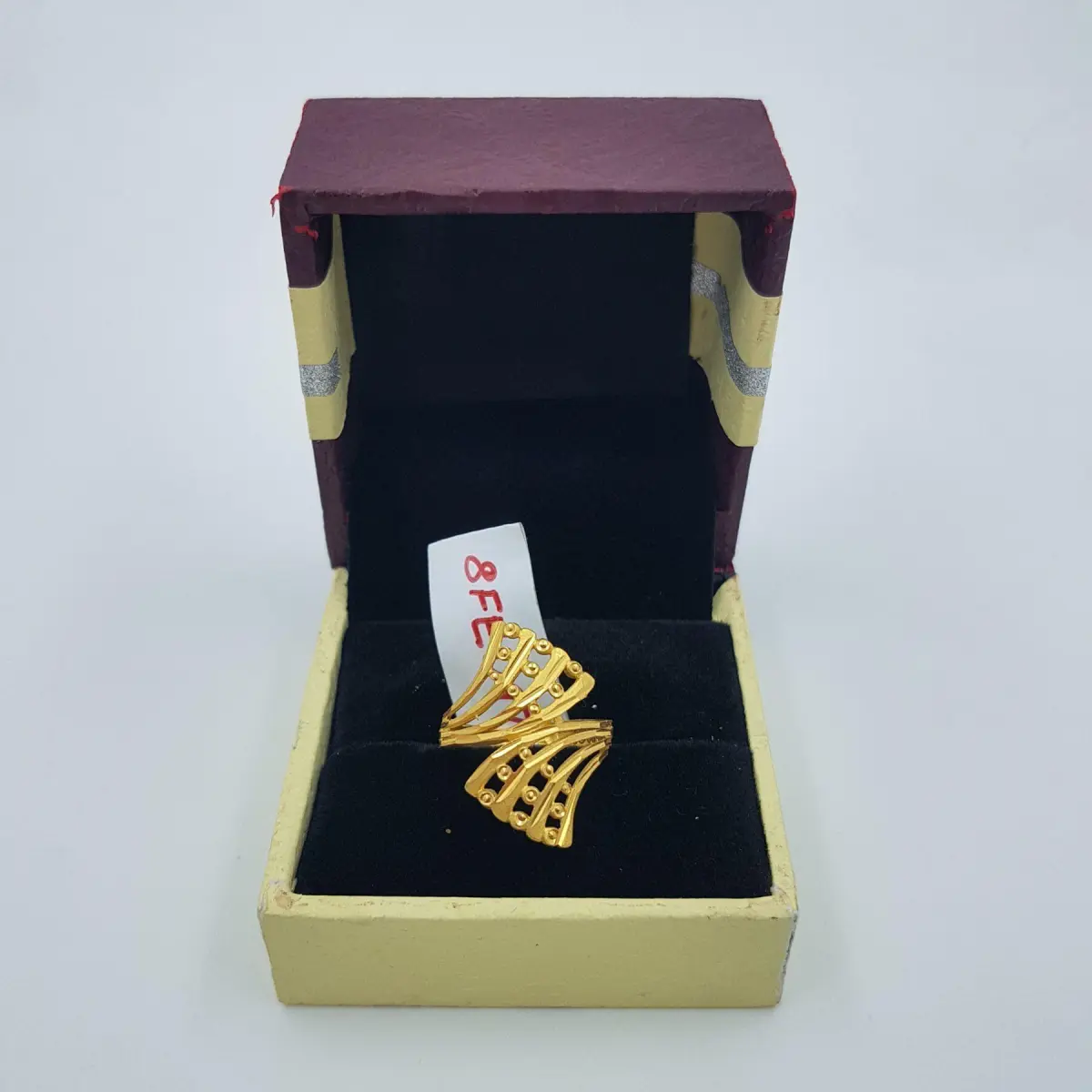 Gold Ladies Ring with Beautiful Design