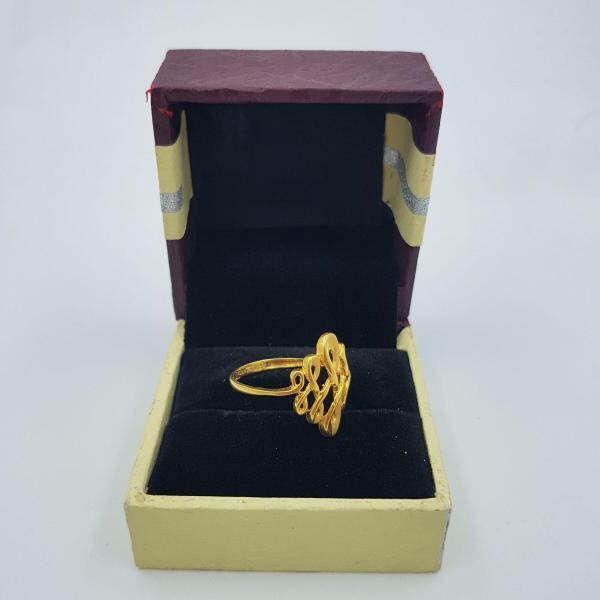 Elegant Gold Ladies Ring with Plain Design 