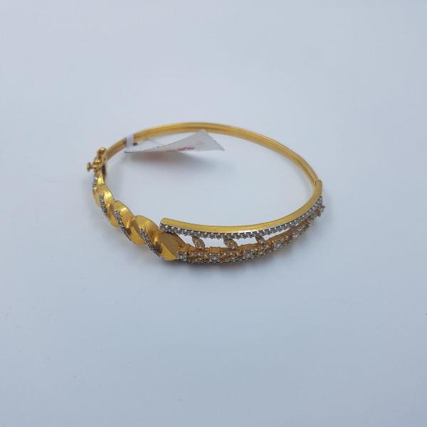 Gold Ladies Bracelet Studded with Zerkons