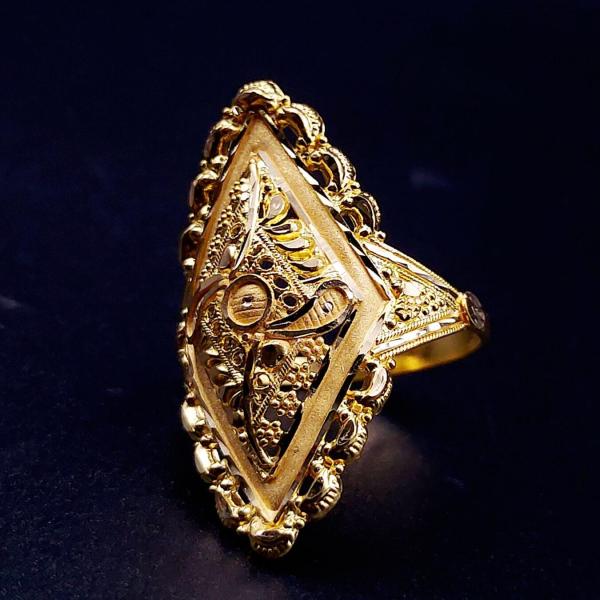 Ladies Ring