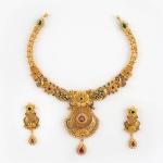 Beautiful Shape Antique Gold Necklace for Ladies with Fancy Design 