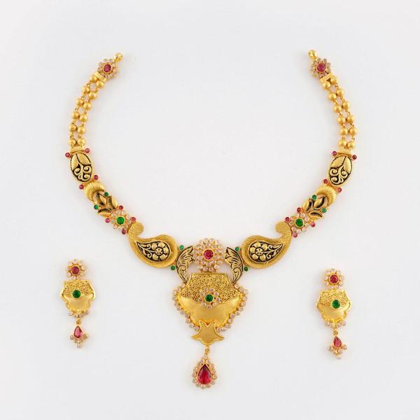 Amazing Gold Necklace Set with Fancy Design for Ladies 