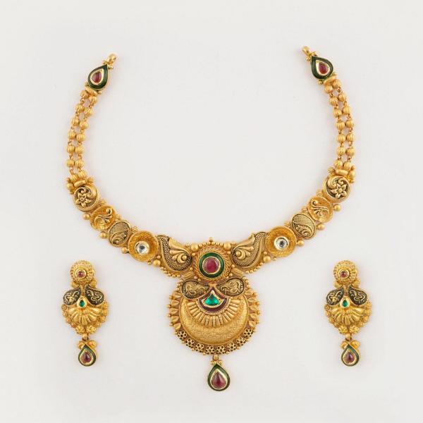 Elegant Gold Necklace for Ladies in Beautiful Design & Kundan Stones 