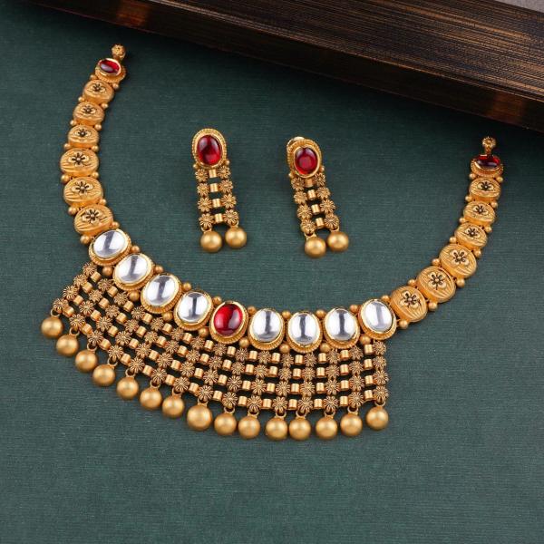 Elegant Gold Necklace for Ladies in Beautiful Design & Kundan Stones 