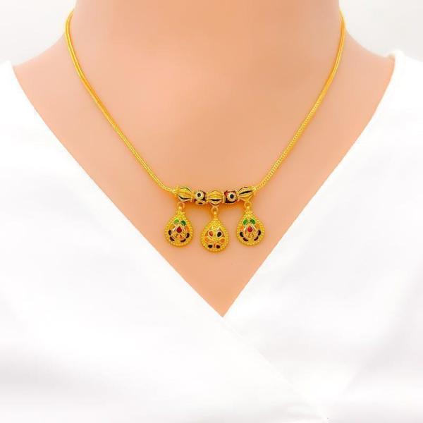 Decorative Glossy Necklace Set