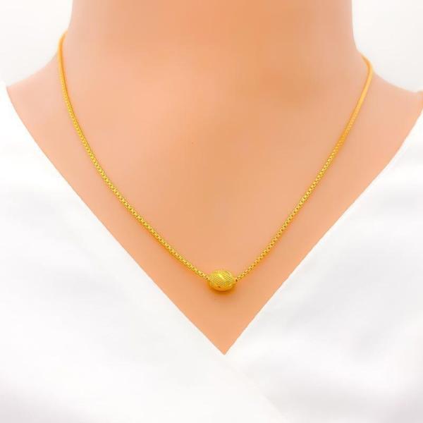 Modest Posh Orb Chain 17"