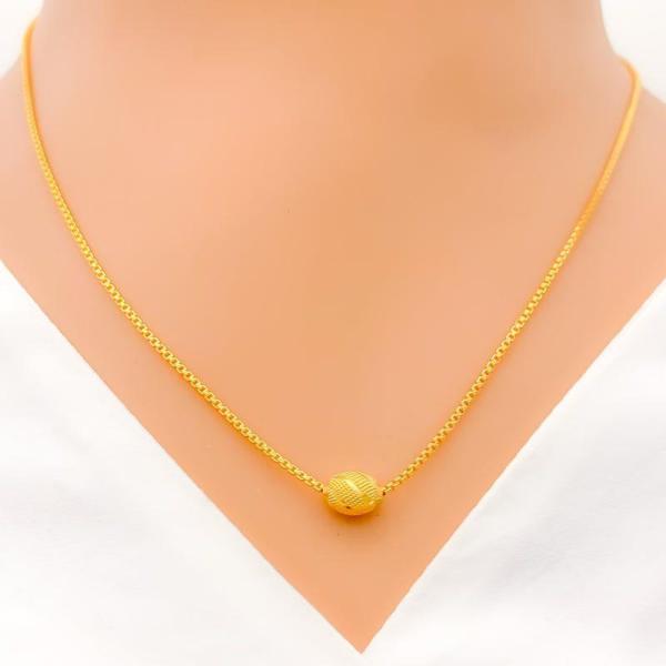 Modest Posh Orb Chain 17"