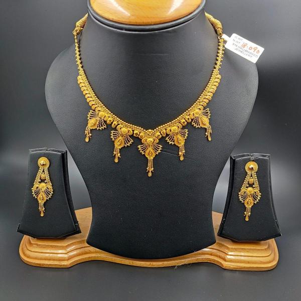 Antique Gold Necklace Set with Beautiful Design